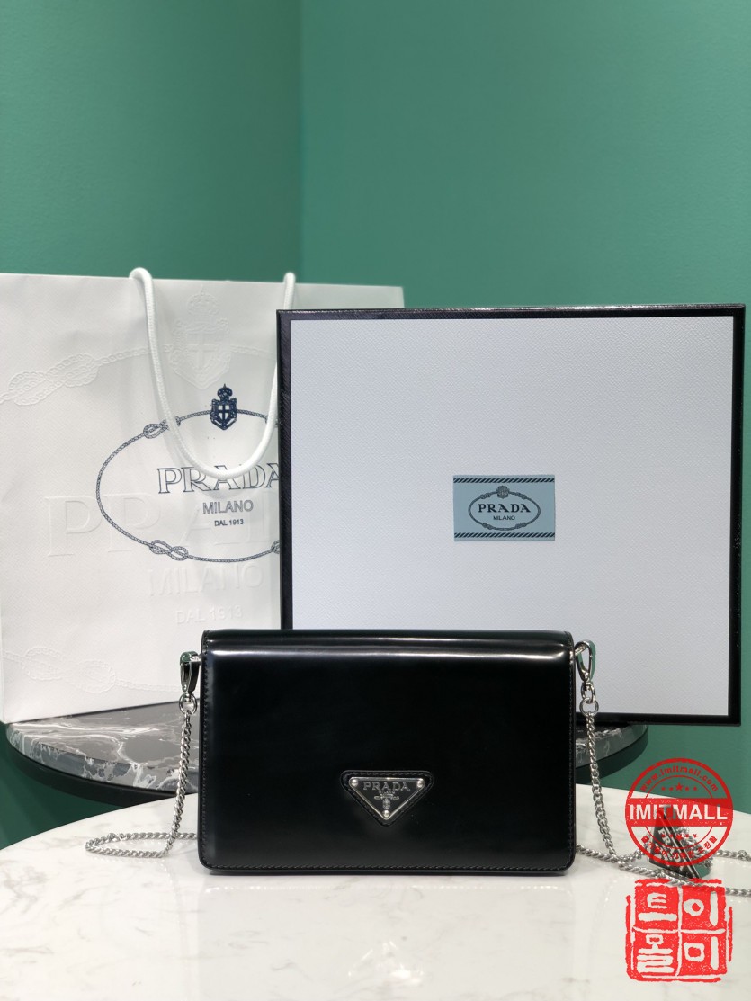 prada_xxxxx_big_00001.jpg
