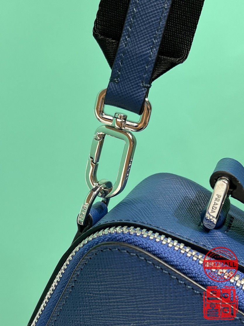 prada_xxxxx_big_00007.jpg