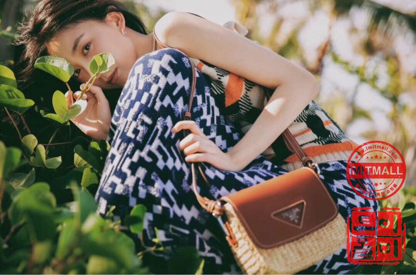 prada_xxxxx_big_00013.jpg
