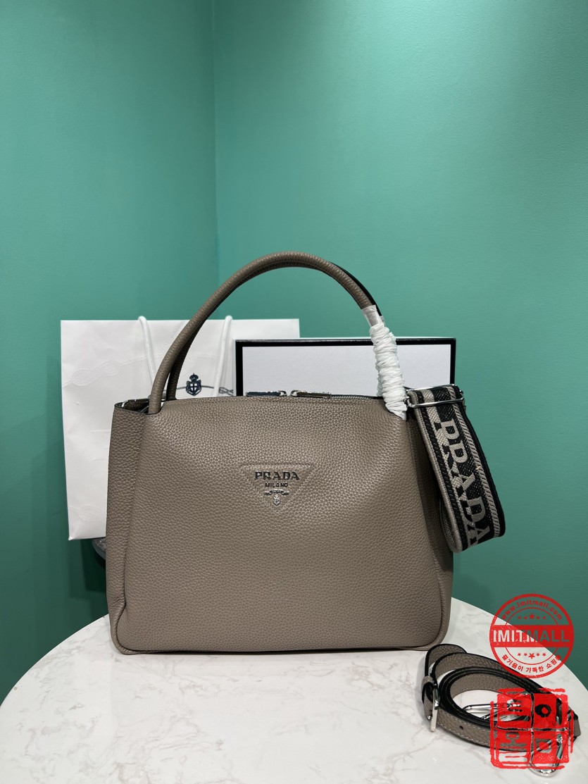 prada_xxxxx_big_00001.jpg