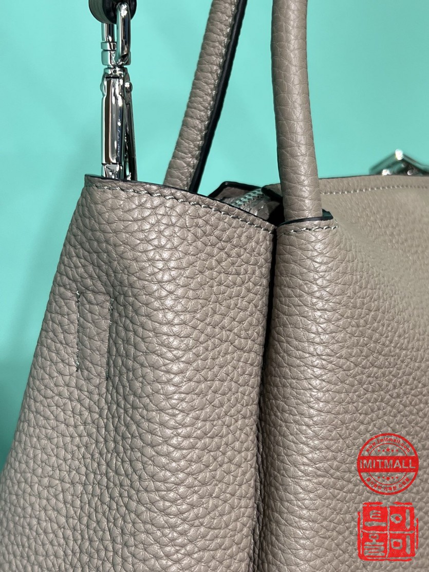 prada_xxxxx_big_00011.jpg