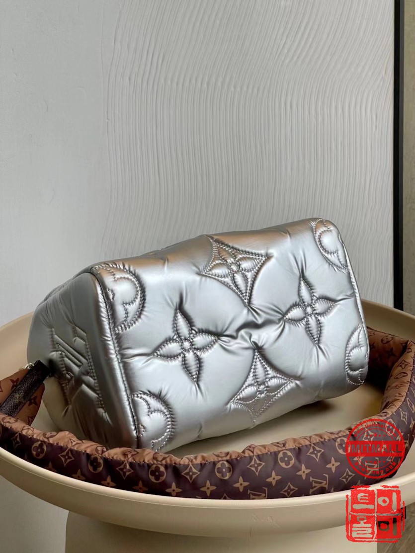 louis_vuitton_xxxxx_big_00005.jpg