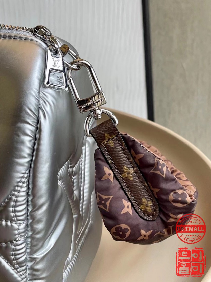 louis_vuitton_xxxxx_big_00009.jpg