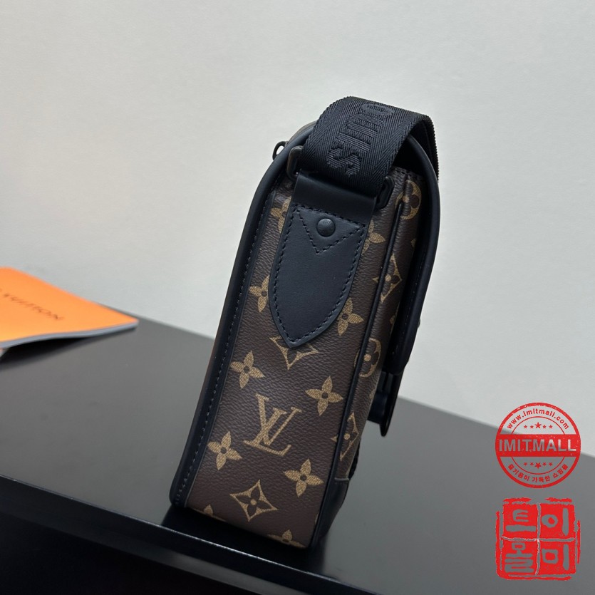 louis_vuitton_xxxxx_big_00004.jpg