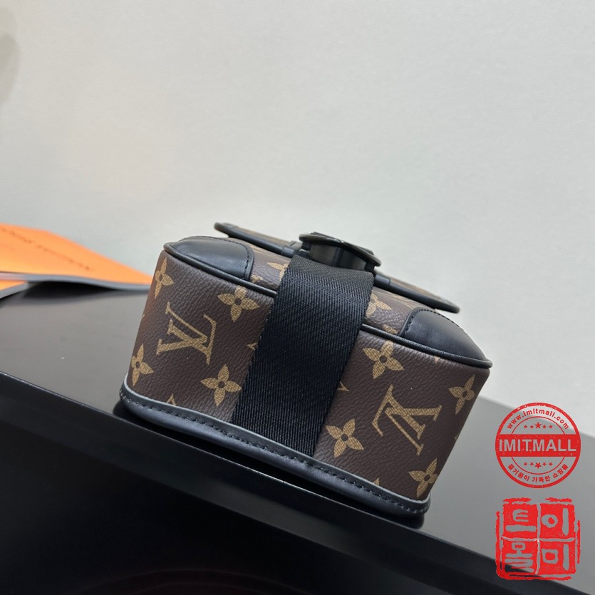 louis_vuitton_xxxxx_big_00005.jpg