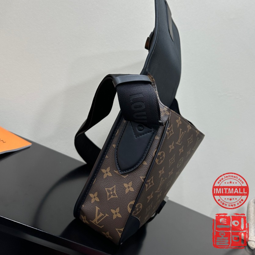 louis_vuitton_xxxxx_big_00005.jpg