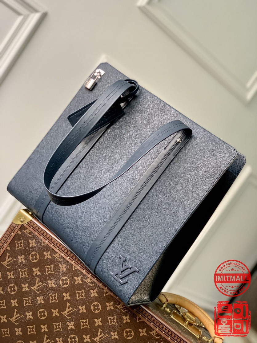 louis_vuitton_xxxxx_big_00003.jpg