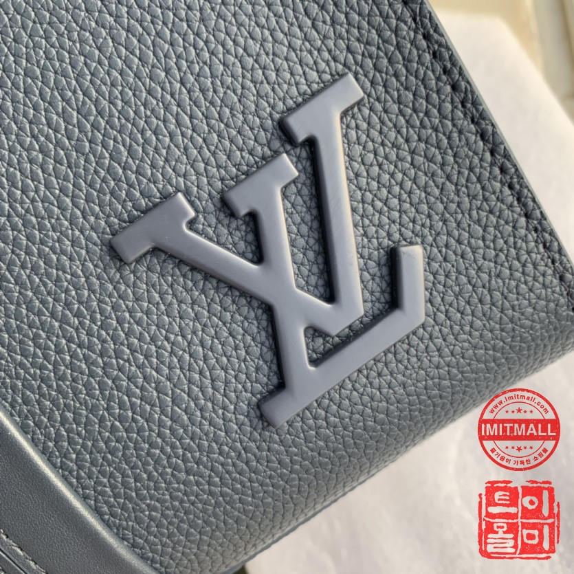 louis_vuitton_xxxxx_big_00005.jpg