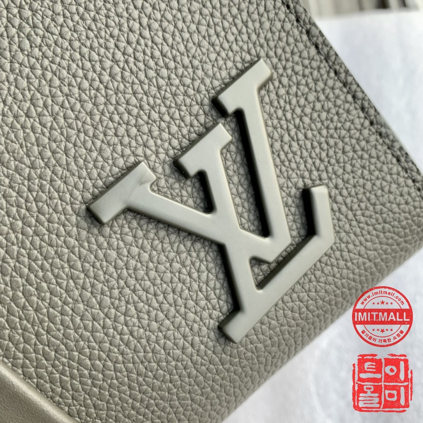 louis_vuitton_xxxxx_big_00005.jpg