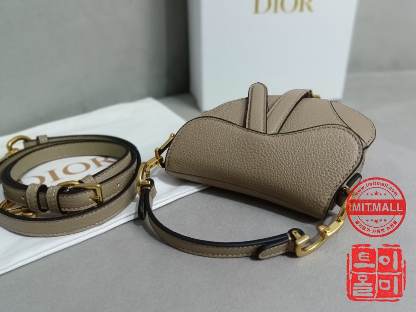 dior_xxxxx_big_00002.jpg