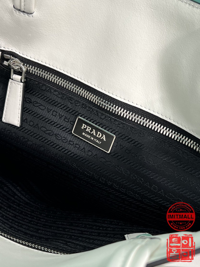 prada_xxxxx_big_00015.jpg