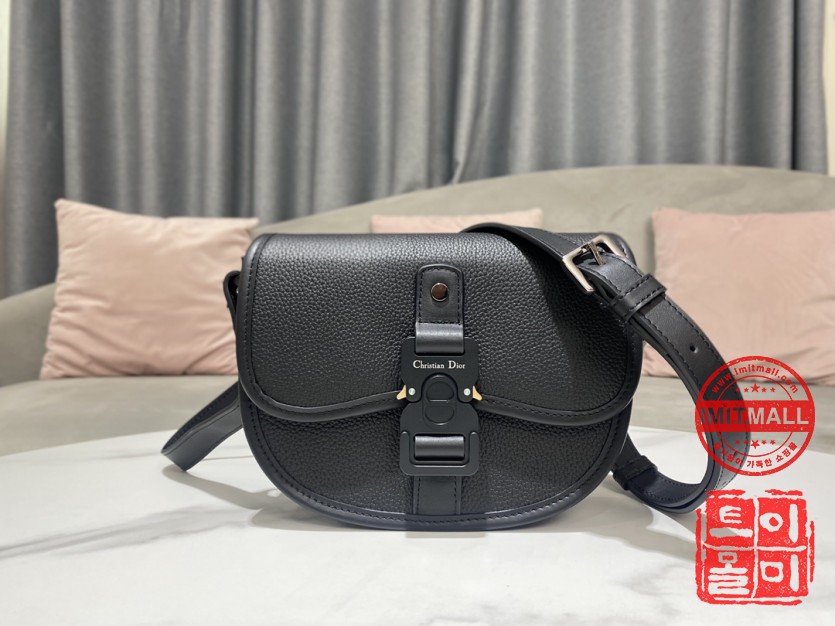 dior_xxxxx_big_00001.jpg
