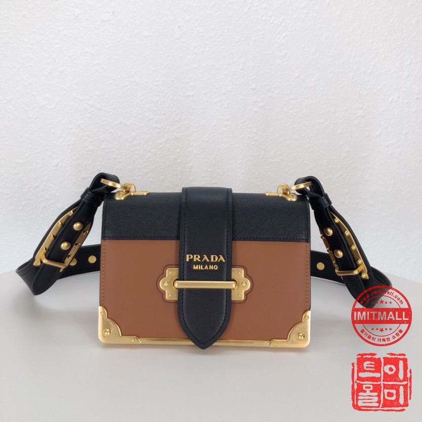 prada_xxxxx_big_00001.jpg