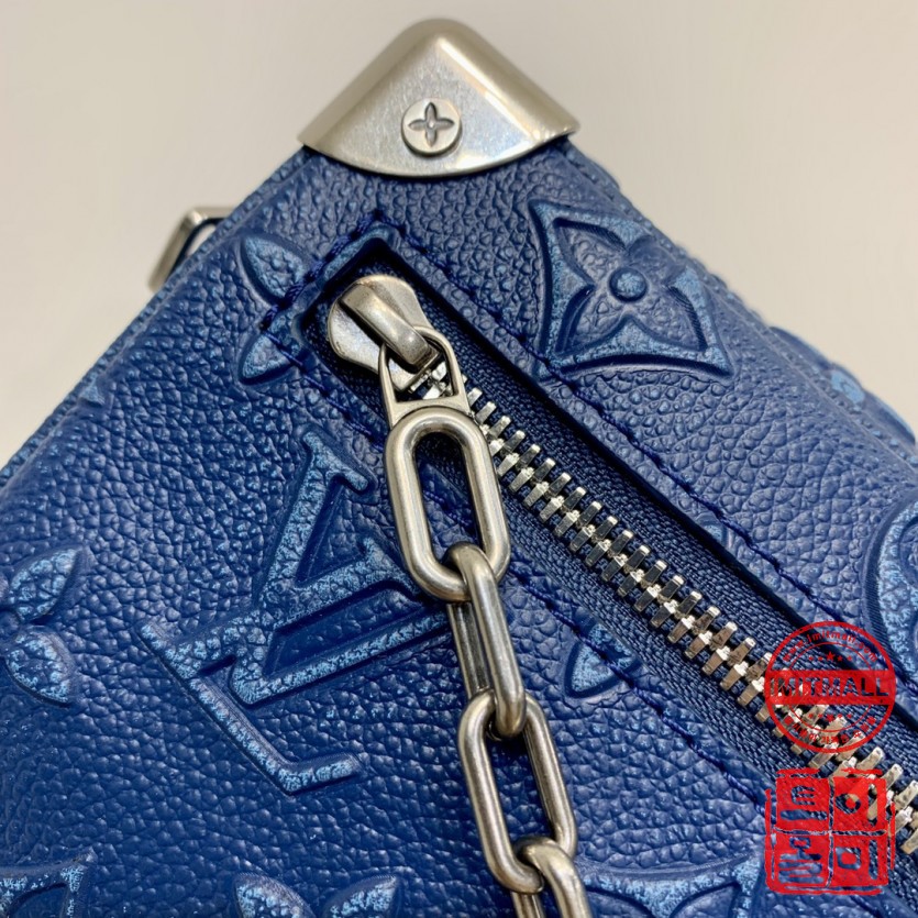 louis_vuitton_xxxxx_big_00006.jpg