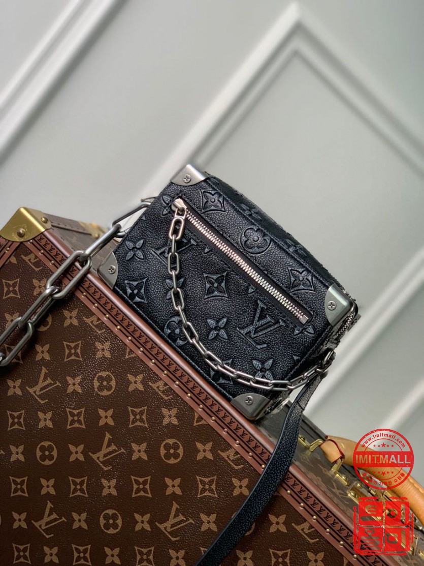 louis_vuitton_xxxxx_big_00001.jpg