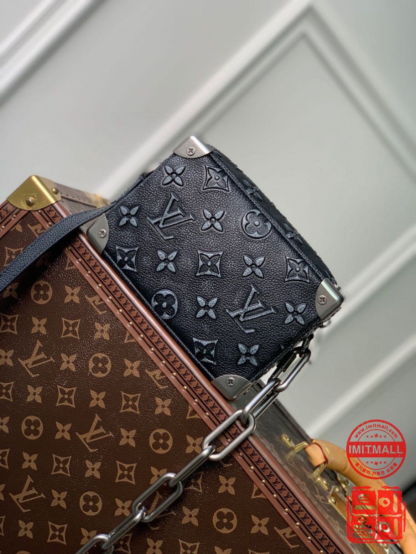 louis_vuitton_xxxxx_big_00002.jpg