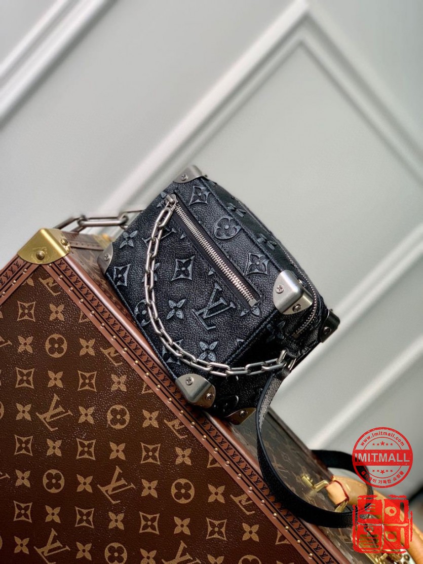 louis_vuitton_xxxxx_big_00009.jpg