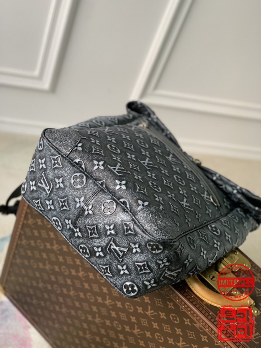 louis_vuitton_xxxxx_big_00004.jpg