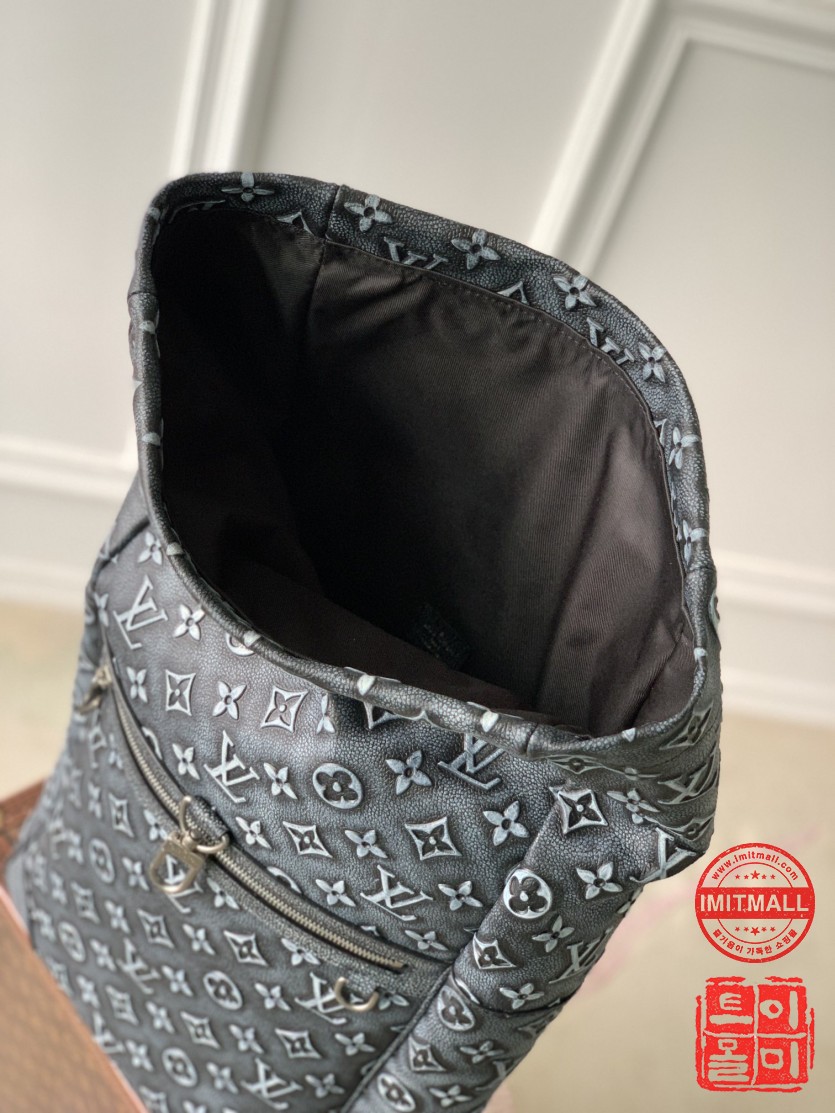 louis_vuitton_xxxxx_big_00008.jpg