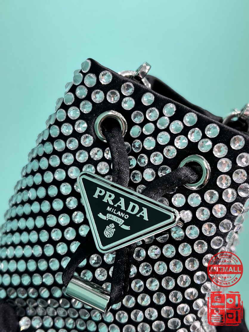 prada_xxxxx_big_00005.jpg