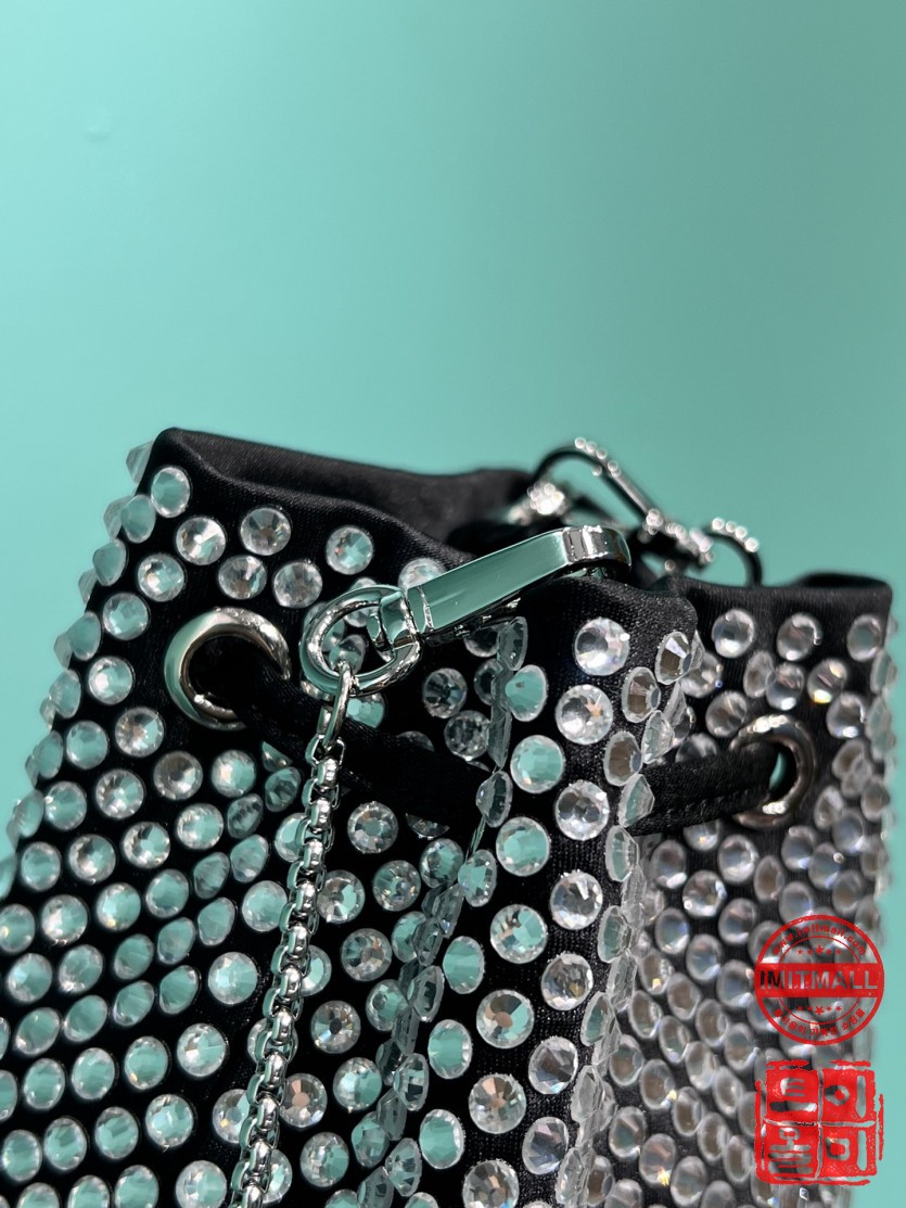 prada_xxxxx_big_00006.jpg