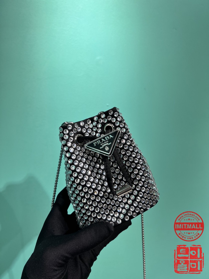 prada_xxxxx_big_00013.jpg