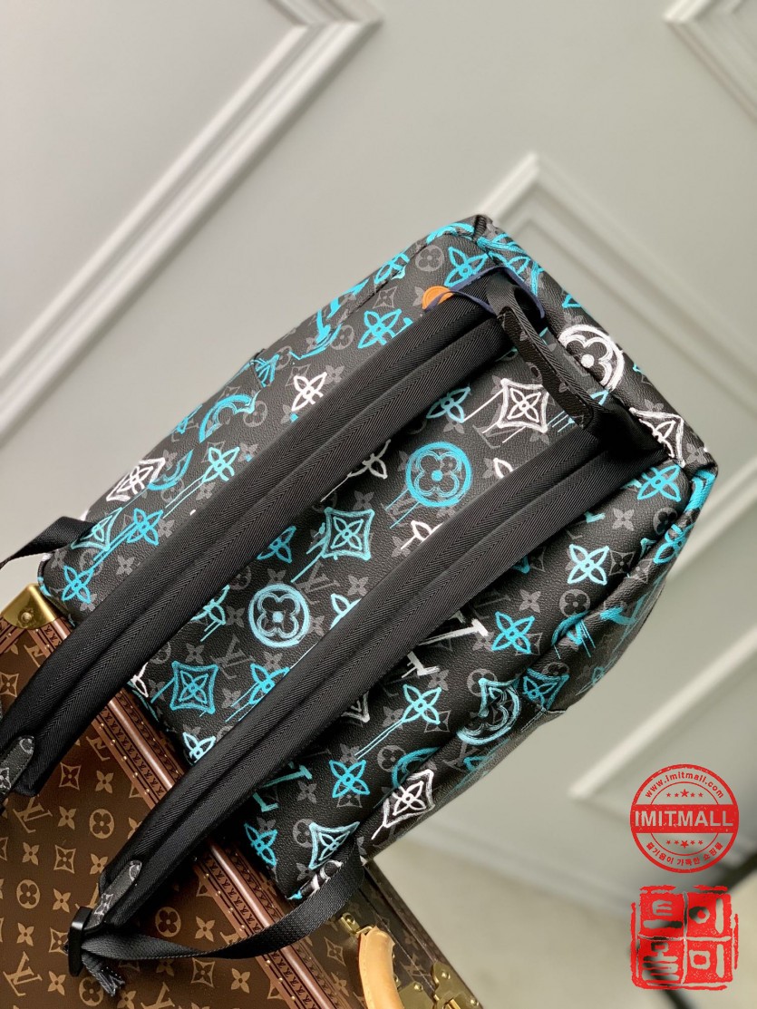 louis_vuitton_xxxxx_big_00002.jpg