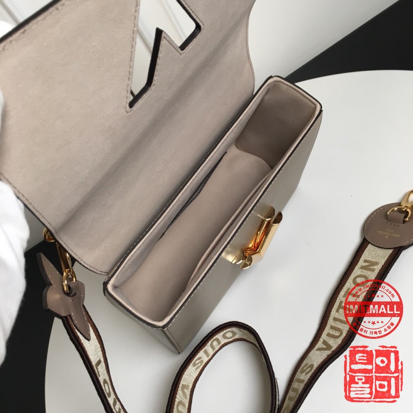louis_vuitton_xxxxx_big_00005.jpg