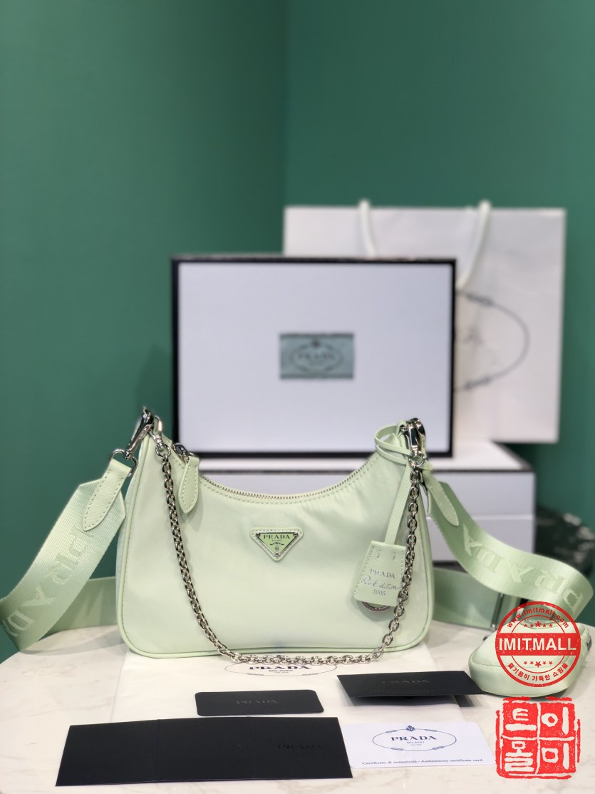 prada_xxxxx_big_00001.jpg