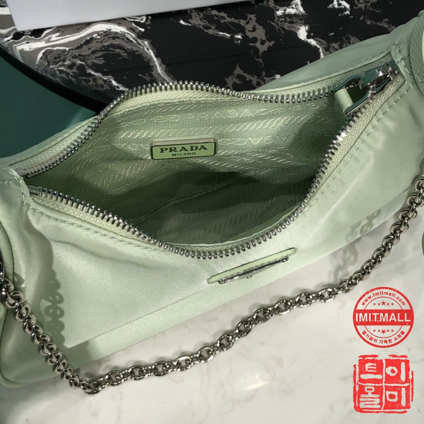 prada_xxxxx_big_00009.jpg