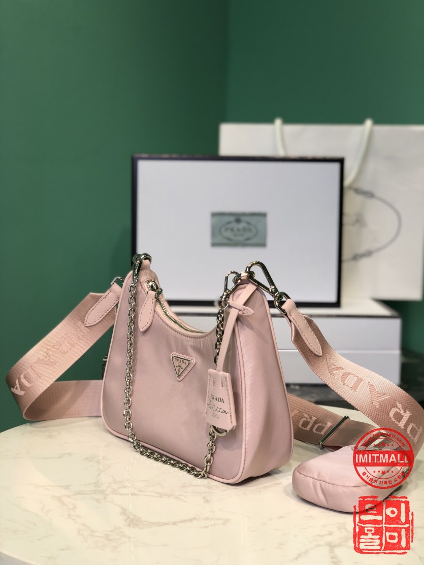 prada_xxxxx_big_00002.jpg