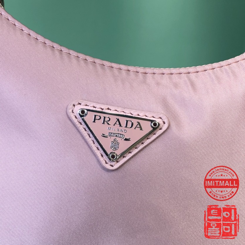 prada_xxxxx_big_00005.jpg
