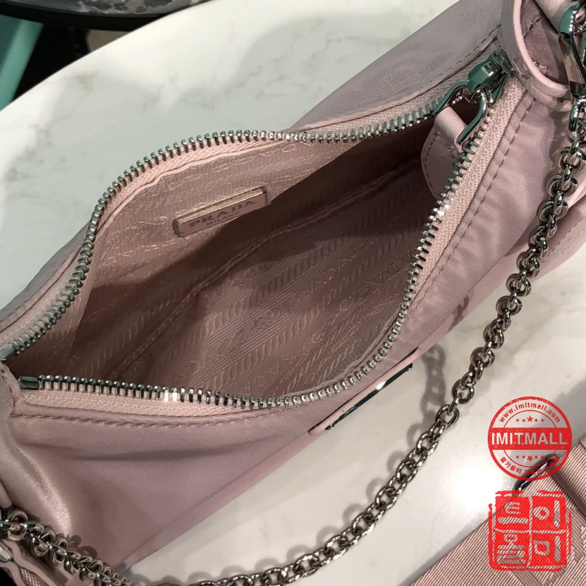prada_xxxxx_big_00009.jpg