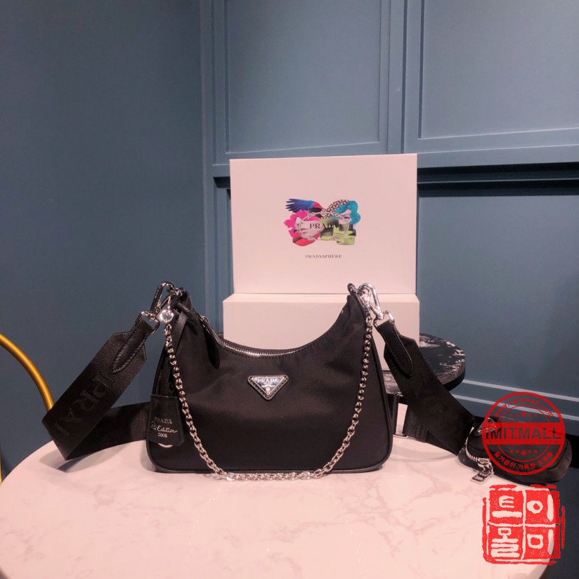 prada_xxxxx_big_00001.jpg