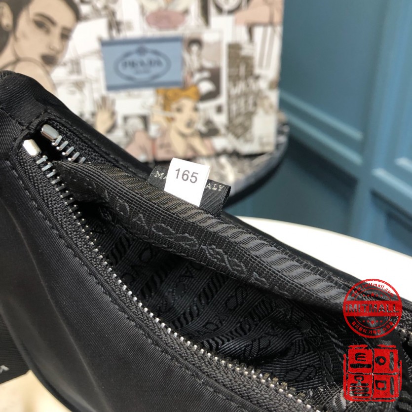 prada_xxxxx_big_00008.jpg