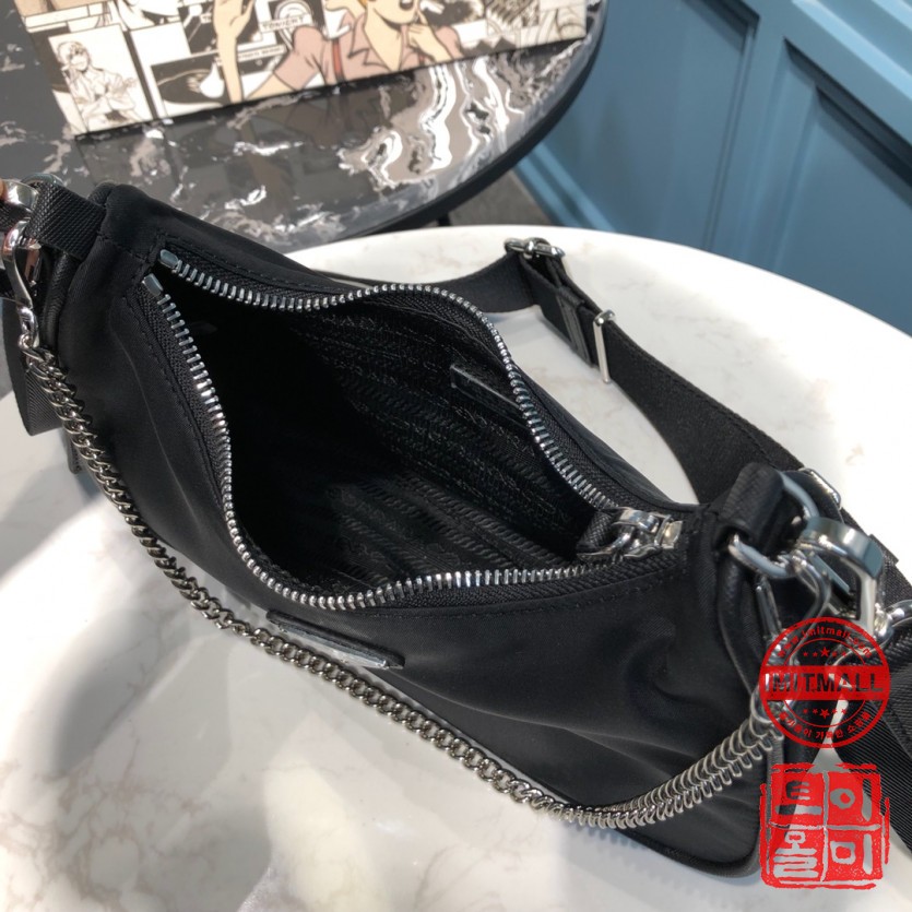 prada_xxxxx_big_00009.jpg