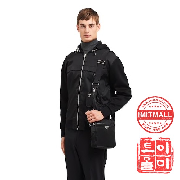 prada_xxxxx_big_00011.jpg