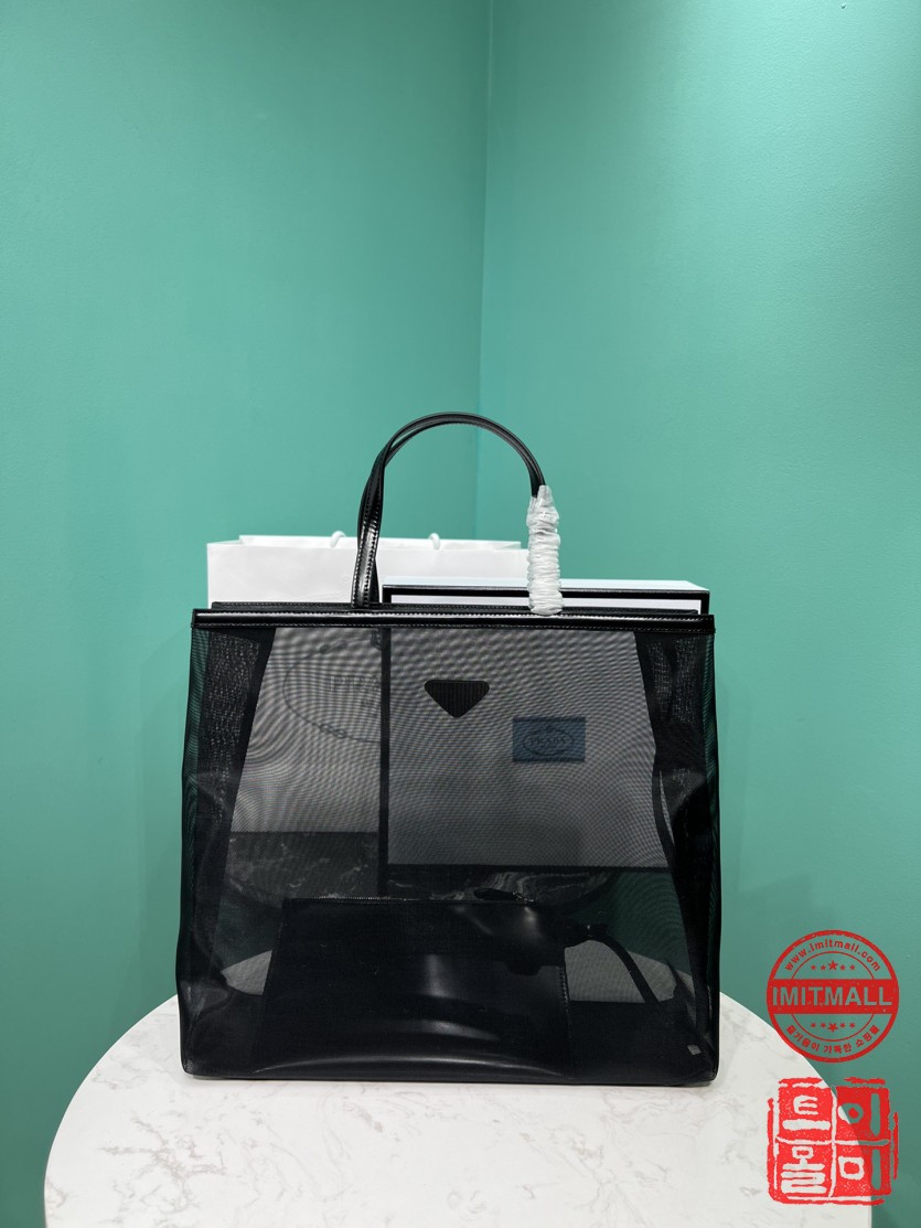 prada_xxxxx_big_00003.jpg