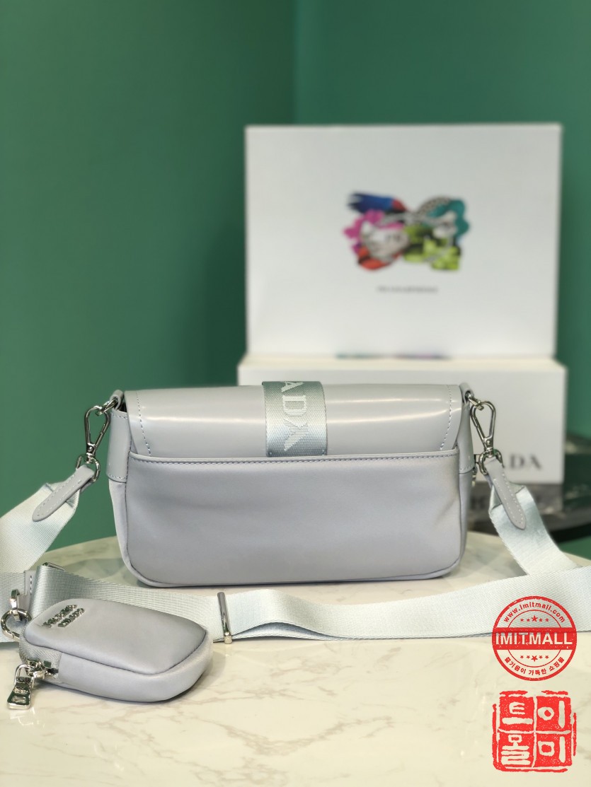 prada_xxxxx_big_00003.jpg