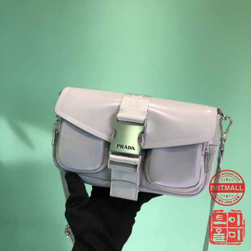 prada_xxxxx_big_00009.jpg