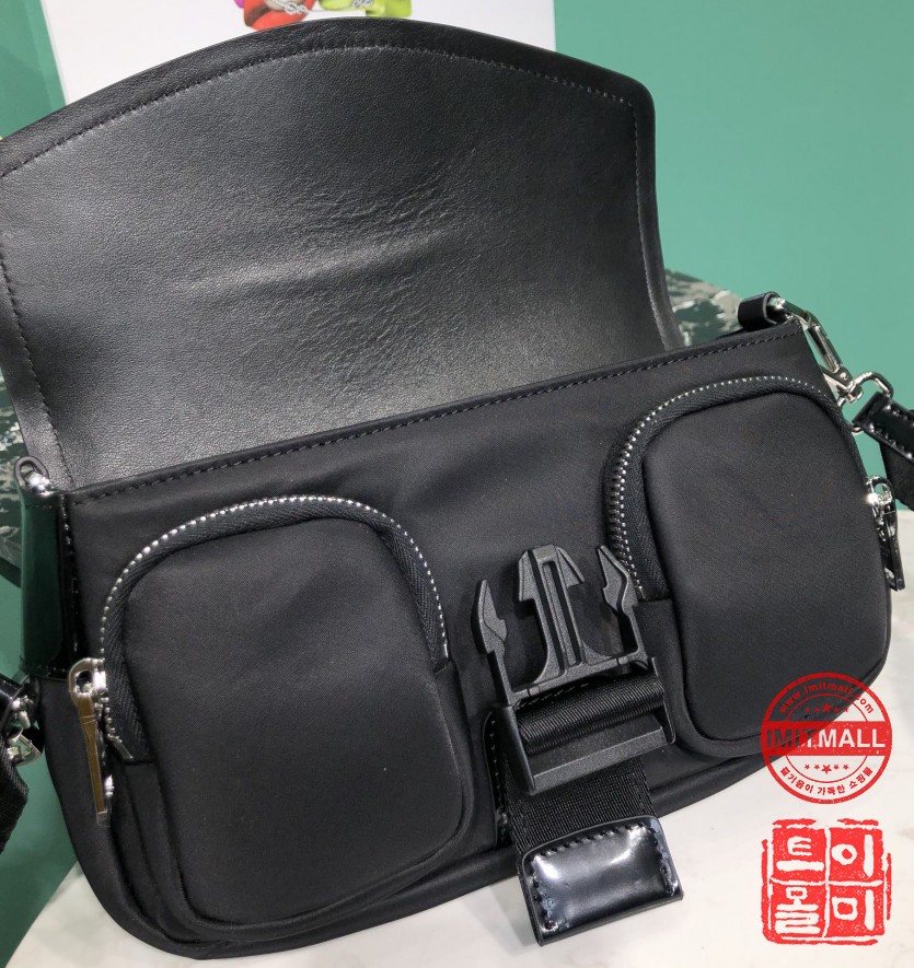 prada_xxxxx_big_00008.jpg