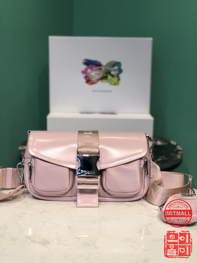 prada_xxxxx_big_00001.jpg