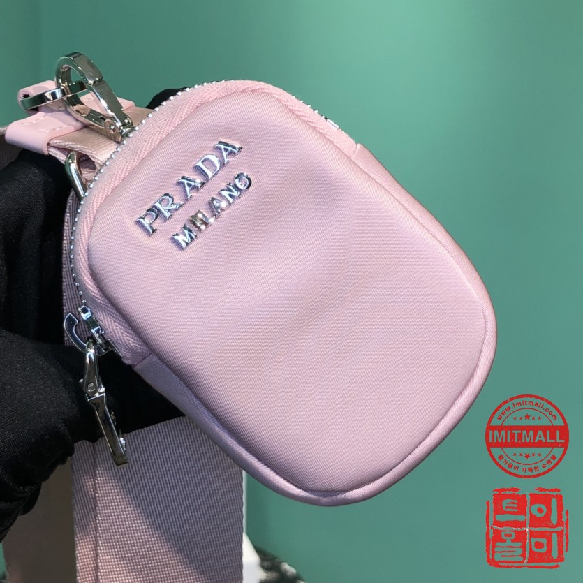 prada_xxxxx_big_00007.jpg