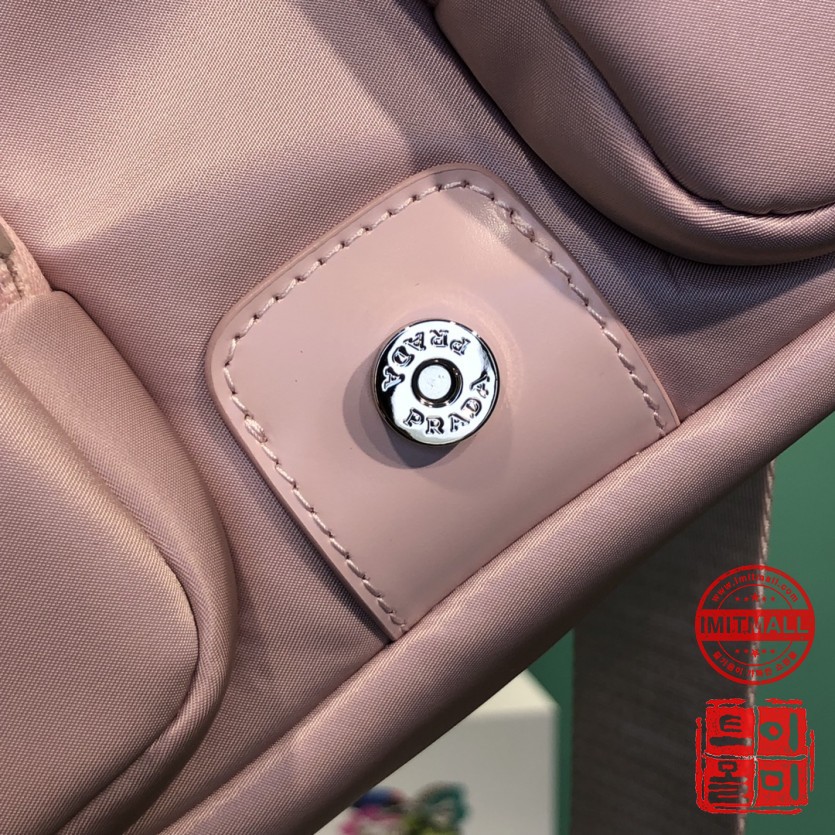 prada_xxxxx_big_00009.jpg