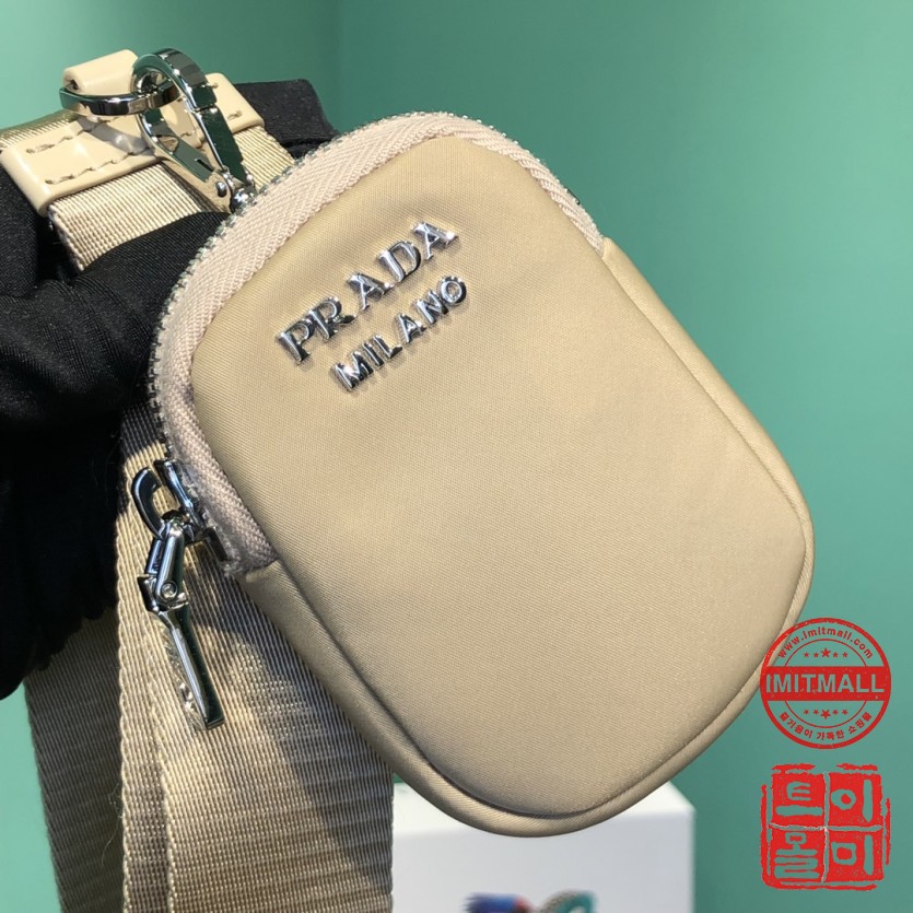 prada_xxxxx_big_00007.jpg