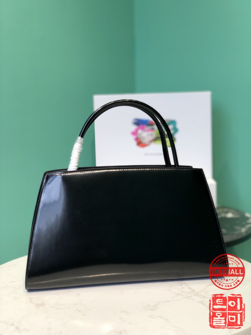 prada_xxxxx_big_00003.jpg