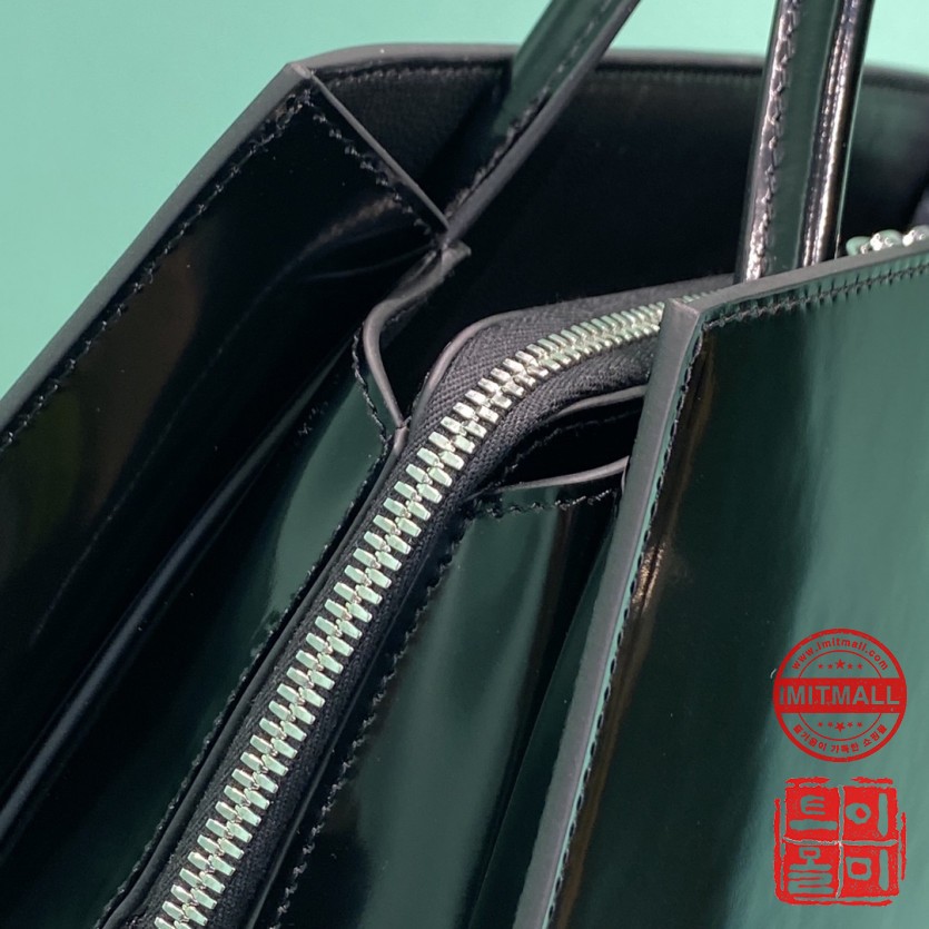 prada_xxxxx_big_00006.jpg