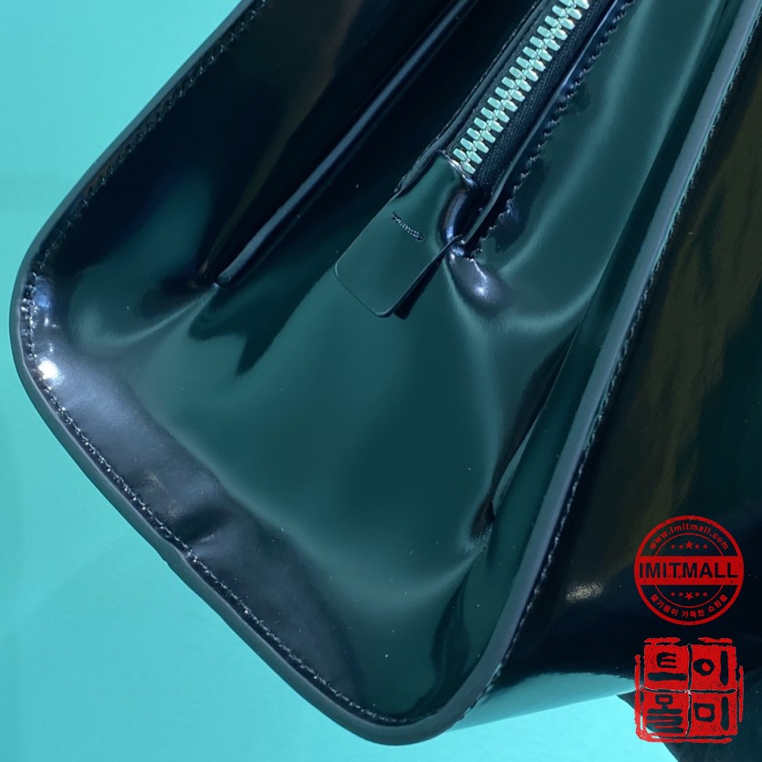 prada_xxxxx_big_00008.jpg