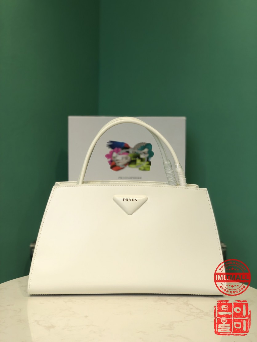 prada_xxxxx_big_00001.jpg