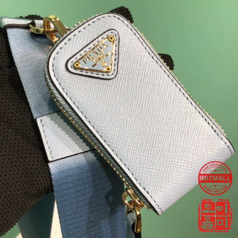 prada_xxxxx_big_00007.jpg